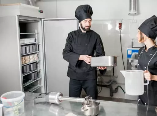 Как выбрать подходящую холодильную камеру для ресторана или кафе